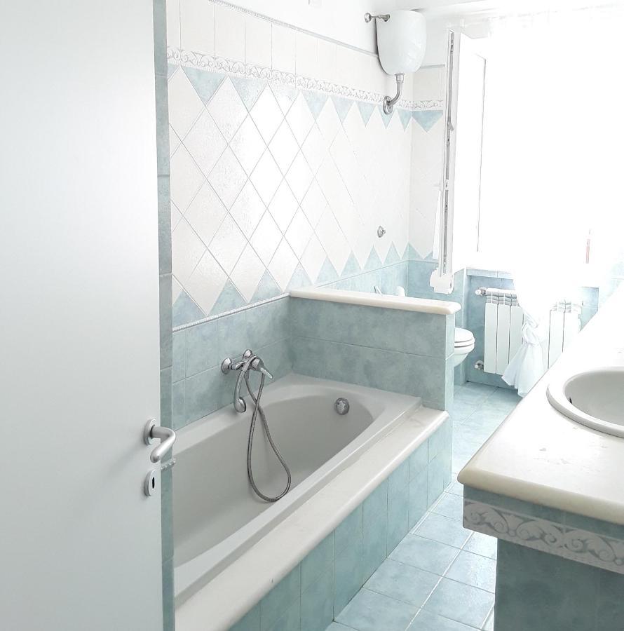 Casa Vacanze Gala 피우미치노 외부 사진